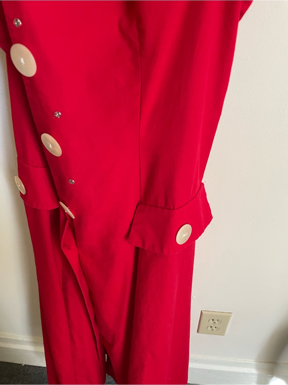 Vintage Red Button-Front Midi Dress with Ruffle Detail - Picture 3 of 4